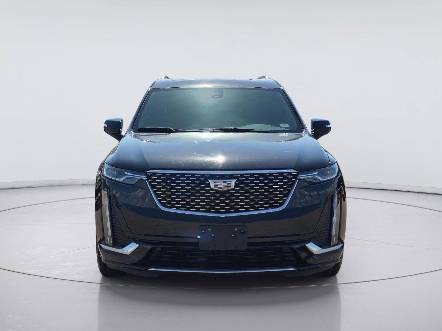 Used 2024 Cadillac XT6 Luxury w/ LPO, Floor Liner Package FWD image 2