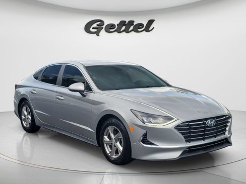 Certified 2022 Hyundai Sonata SE w/ Cargo Package FWD image 3