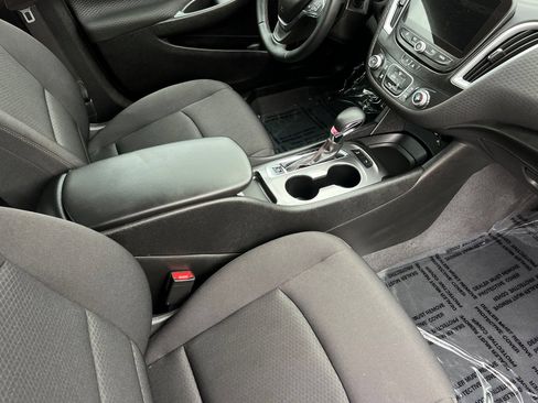 Used 2024 Chevrolet Malibu RS FWD image 16