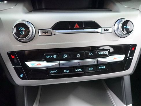 Certified 2023 Ford Explorer XLT w/ Equipment Group 202A image 19