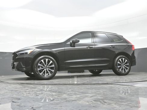 Used 2025 Volvo XC60 B5 Plus w/ Climate Package AWD/4WD image 22
