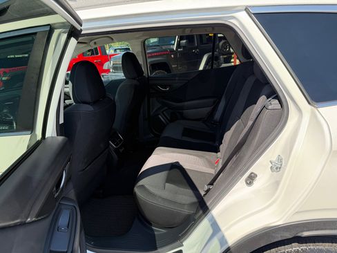 Used 2022 Subaru Outback Premium image 17