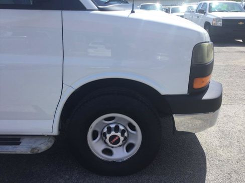 Used 2014 GMC Savana 2500 RWD image 9
