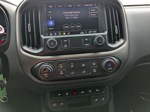 Used 2022 Chevrolet Colorado Z71 AWD/4WD image 12