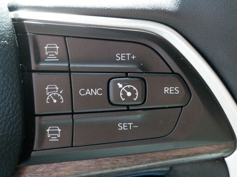 Used 2023 Jeep Grand Cherokee L Limited image 32