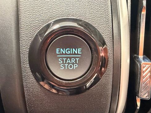 Used 2025 Ford Expedition Active image 34