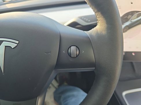 Used 2024 Tesla Model Y Long Range image 27