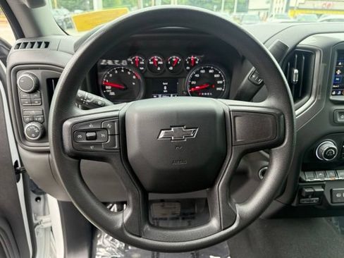 Used 2024 Chevrolet Silverado 1500 Custom Trail Boss AWD/4WD image 17