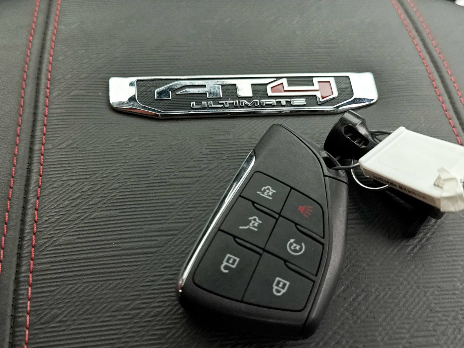 Used 2025 GMC Yukon AT4 Ultimate AWD/4WD image 38