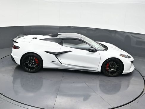 Used 2025 Chevrolet Corvette Z06 image 19