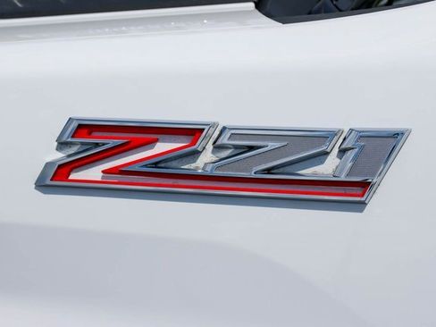 Used 2024 Chevrolet Silverado 2500 LT image 8