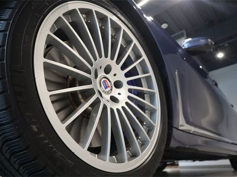 Certified 2022 BMW ALPINA B7 xDrive w/ Luxury Rear Seating Package image 9