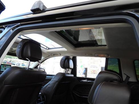 Used 2017 Mercedes-Benz GLS 550 4MATIC image 47