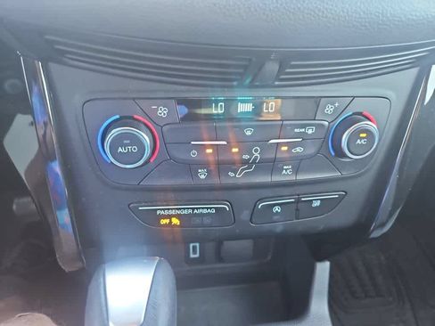 Used 2017 Ford Escape SE w/ Equipment Group 201A AWD/4WD image 17