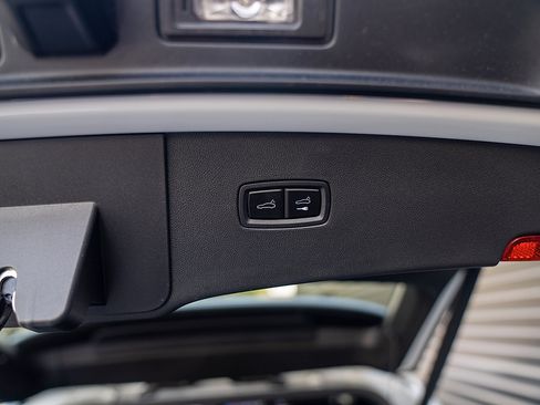 Certified 2026 Porsche Cayenne E-Hybrid Coupe AWD/4WD image 24