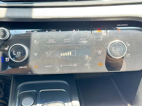 Certified 2023 INFINITI QX60 Luxe w/ Cargo Package AWD/4WD image 17