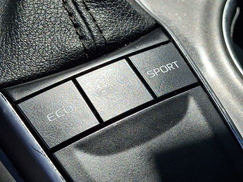 Certified 2022 Toyota Camry LE FWD image 25