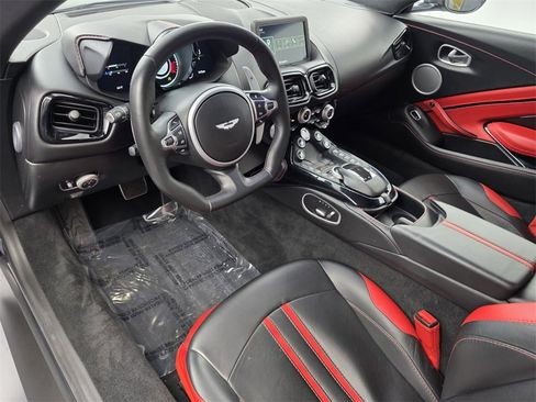 Used 2019 Aston Martin V8 Vantage Coupe image 10
