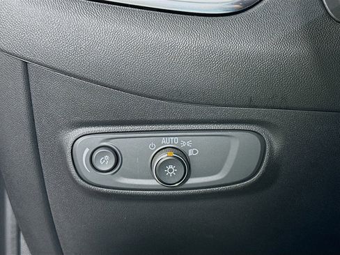 Used 2023 Chevrolet Equinox LT FWD image 10