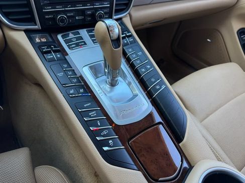 Used 2014 Porsche Panamera S RWD image 25