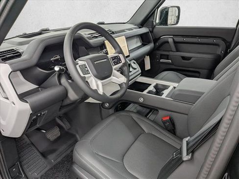 New 2025 Land Rover Defender 110 S image 4