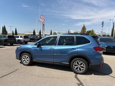 Used 2024 Subaru Forester Premium AWD/4WD image 6