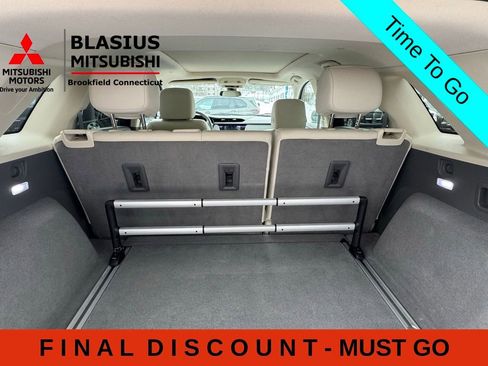 Used 2020 Cadillac XT5 Premium Luxury w/ LPO, Floor Liner Package AWD/4WD image 34
