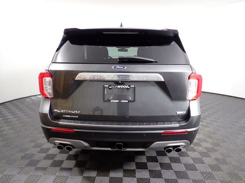 Used 2020 Ford Explorer Platinum w/ Premium Technology Package AWD/4WD image 16