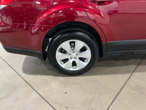 Used 2011 Subaru Outback 2.5i Premium image 41