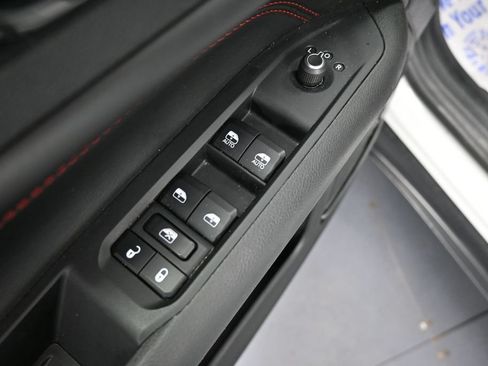 Used 2025 Jeep Compass Trailhawk AWD/4WD image 28
