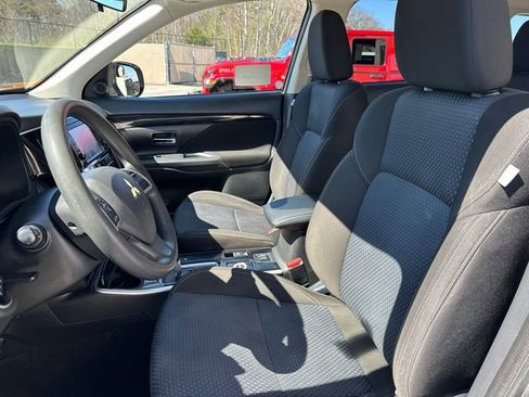 Used 2019 Mitsubishi Outlander ES AWD/4WD image 35