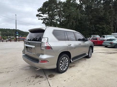 Used 2023 Lexus GX 460 Luxury w/ Accessory Package AWD/4WD image 8
