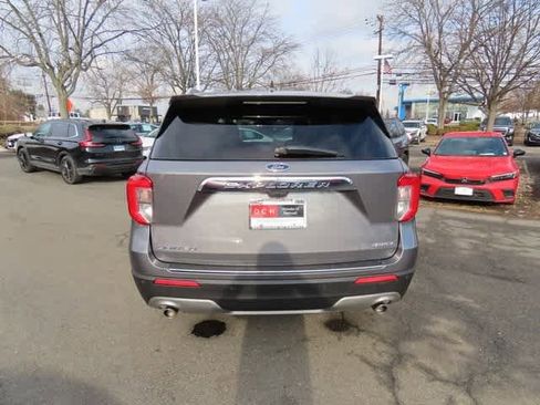 Used 2022 Ford Explorer Limited image 5