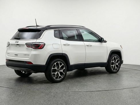Used 2025 Jeep Compass Limited image 9