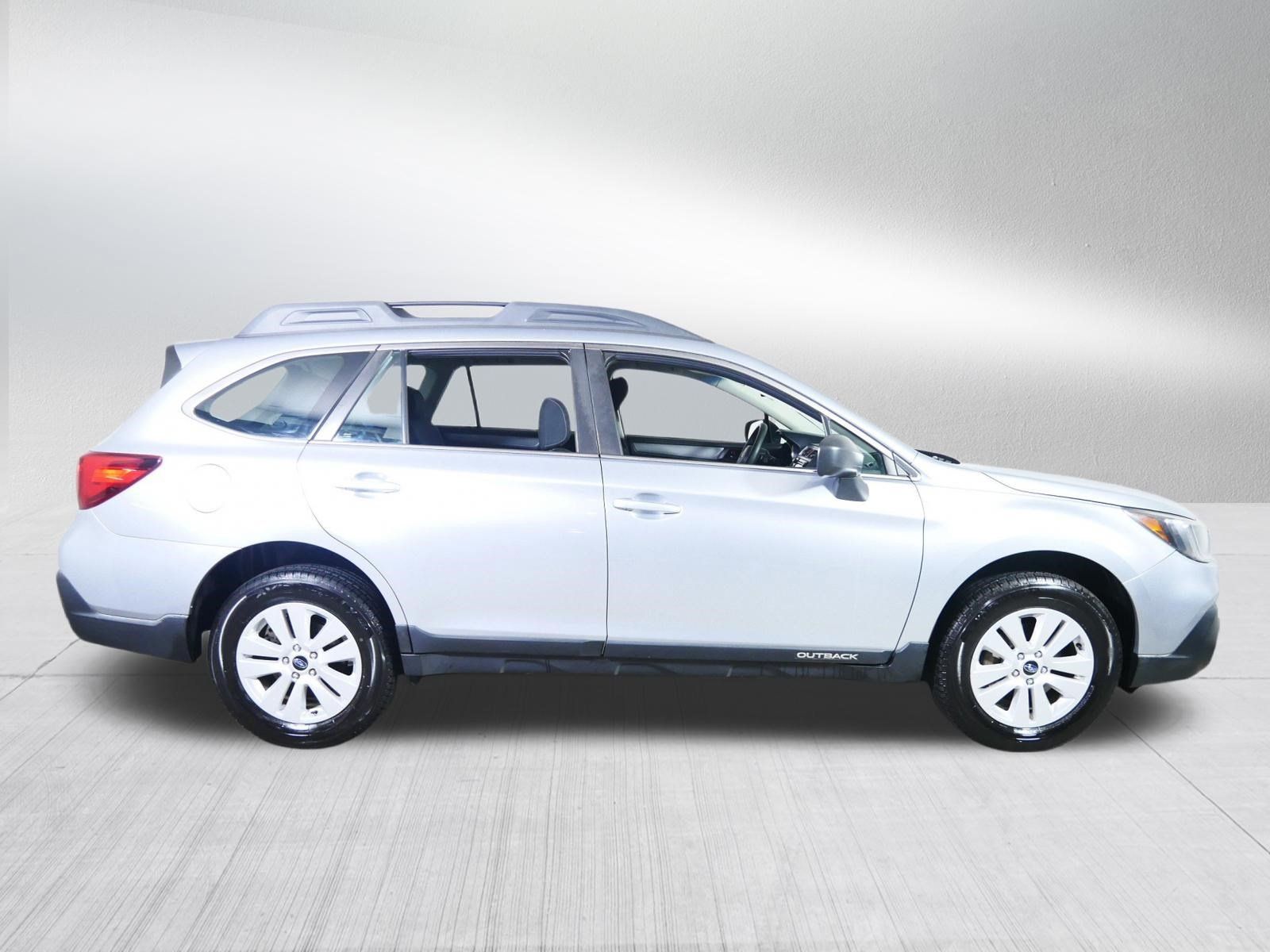 Used 2019 Subaru Outback 2.5i AWD/4WD image 8