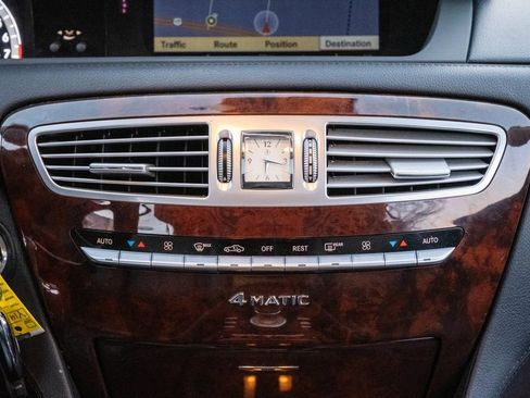 Used 2010 Mercedes-Benz CL 550 4MATIC w/ Sport Pkg image 25