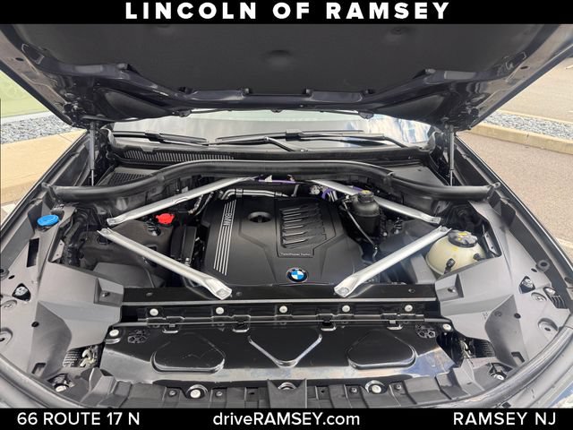 Used 2022 BMW X7 xDrive40i w/ Cold Weather Package AWD/4WD image 27