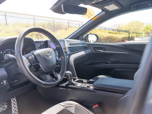 Used 2025 Toyota Camry SE w/ Convenience Package FWD image 20