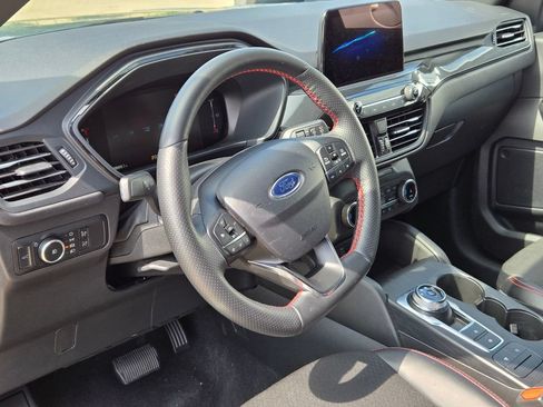 Used 2025 Ford Escape ST-Line Select AWD/4WD image 23