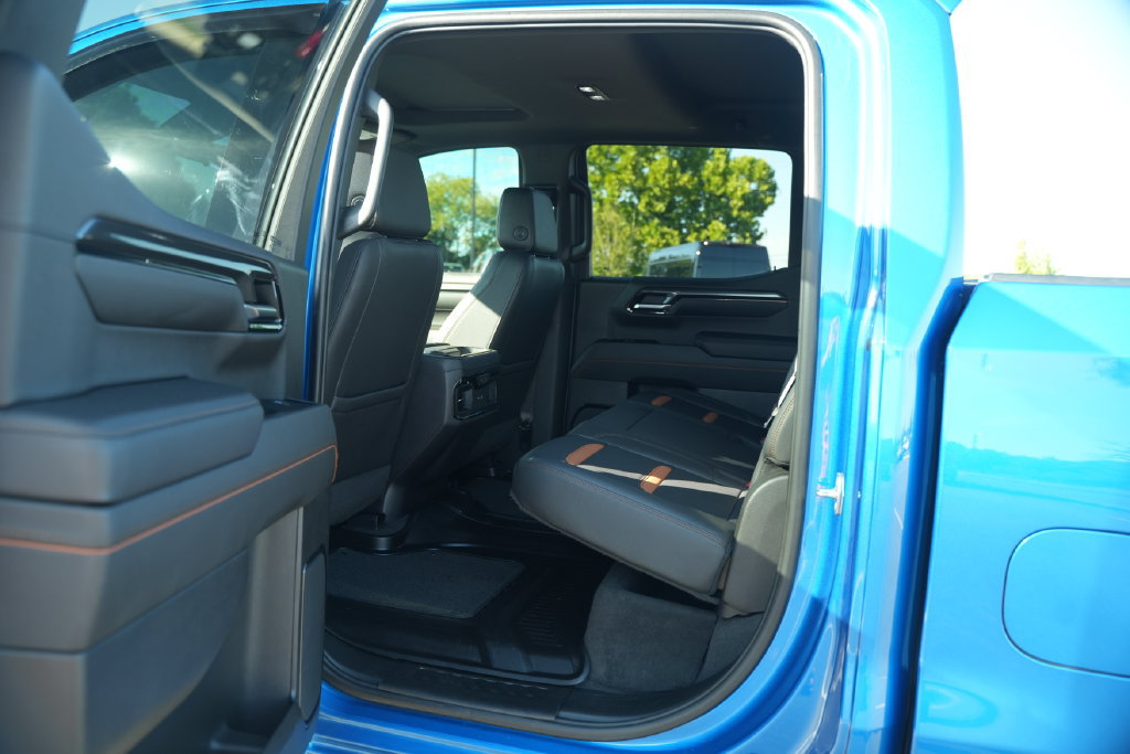 Used 2022 GMC Sierra 1500 AT4 w/ AT4 Premium Package AWD/4WD image 17