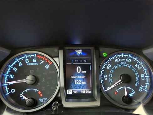 Certified 2023 Toyota Tacoma TRD Off-Road image 26