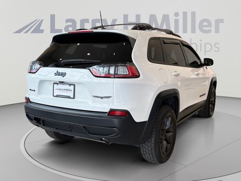 Used 2019 Jeep Cherokee Latitude AWD/4WD image 5
