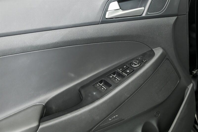Used 2020 Hyundai Tucson Limited AWD/4WD image 12