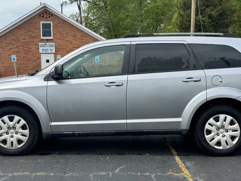 Used 2018 Dodge Journey SE w/ Popular Equipment Group FWD image 4