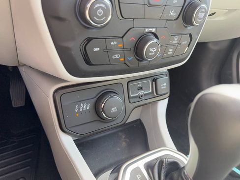 Used 2022 Jeep Renegade Limited w/ Sun, Sound & Wheels Group AWD/4WD image 22
