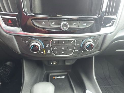 Used 2023 Chevrolet Traverse High Country w/ LPO, Floor Liner Package AWD/4WD image 28