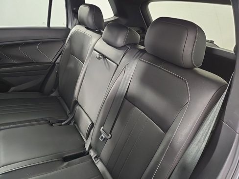 Used 2023 Volkswagen Tiguan SE R-Line image 18