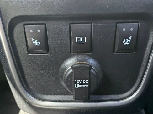 Used 2011 Chrysler 300 C w/ Sound Group RWD image 29