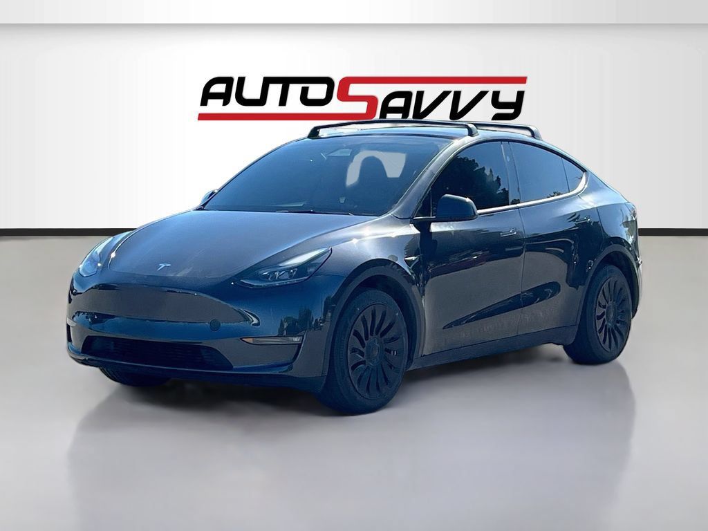 Used 2024 Tesla Model Y Long Range AWD/4WD image 3