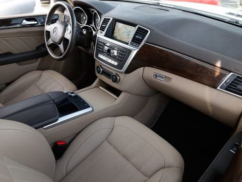 Used 2016 Mercedes-Benz GL 450 4MATIC image 19